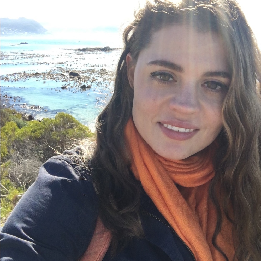 Meet your Posher, Momonica